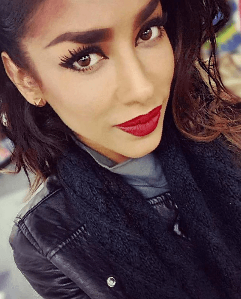 Anayka asegura que ella le presentó la idea a Pitbull "para hacer el remix de 'Rica y apretadita'", aseguró la cantante que lamentó el "diplomático rechazo" que recibió de un representante del cantante: "supuestamente no hace trabajos con personas que no tienen la cantidad de seguidores o los estándares que él tiene”.