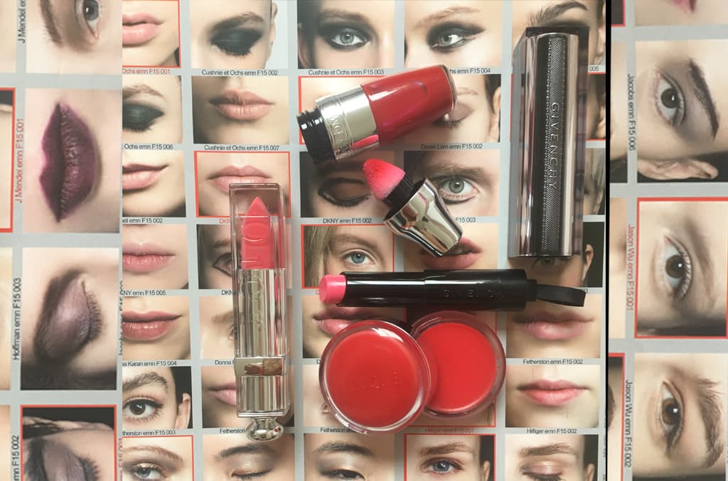 Un lipstick o un lipgloss siempre es una excelente opción pues ninguna mamá tendrá suficientes. Sweet Pot, Clinique, $19.50. Dior Addict, Dior, $35. Rouge Interdit Vinil, Givenchy, $33. Juicy Shaker, Lancôme, $21, sus aceites esenciales se sienten delicioso en los labios.