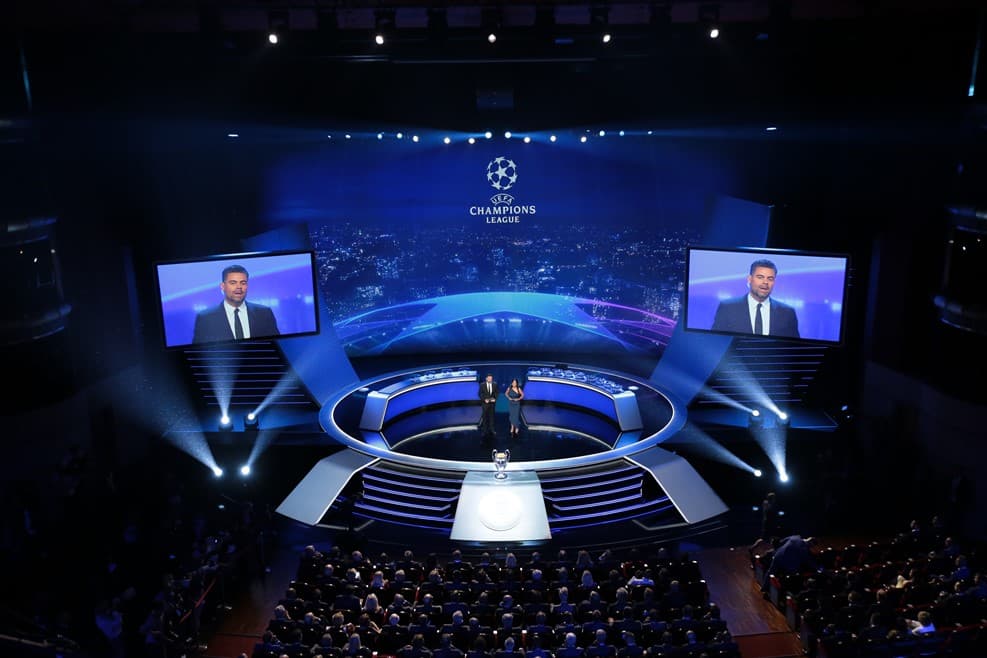 En medio de la ceremonia del sorteo de la UEFA Champions League, la organización fue entrengando uno a uno los premios a lo mejor de la temporada 2017/2018.