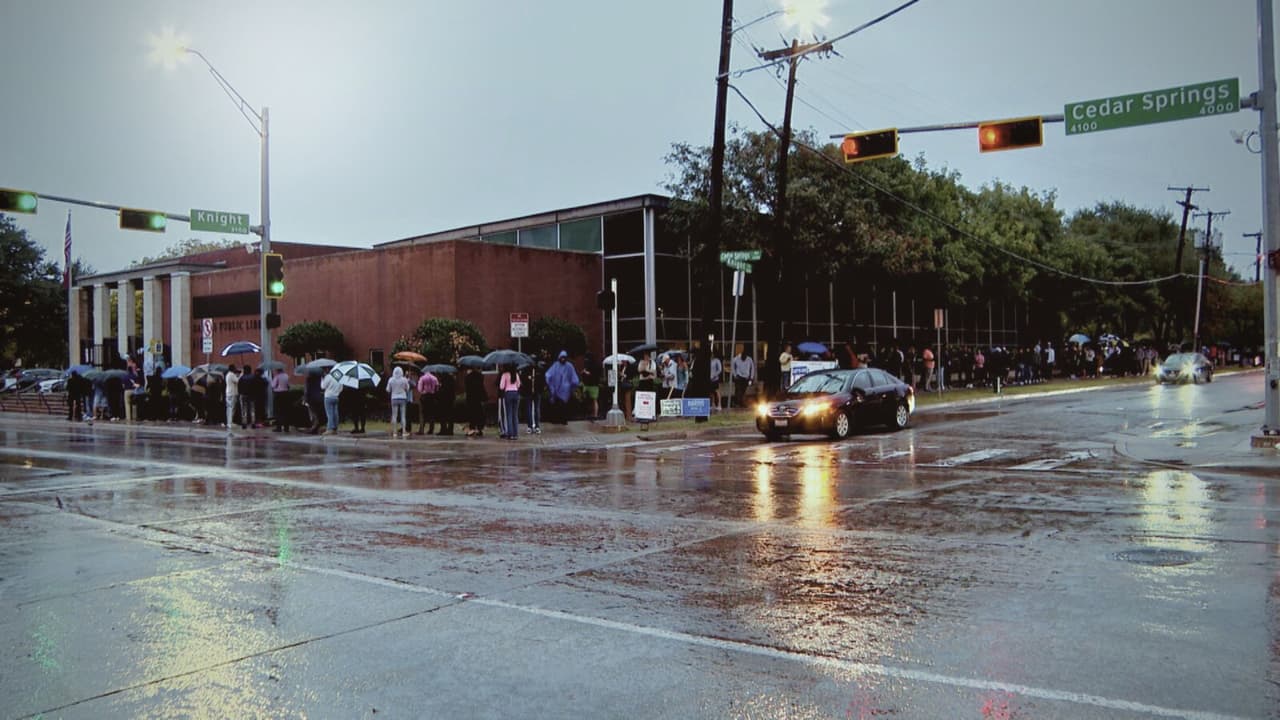 Los votantes de Dallas 
<a href="https://www.univision.com/local/dallas-kuvn/politica-dallas/elecciones-en-estados-unidos-2024/guia-votacion-dallas-propuestas-clave-5-noviembre-2024" target="_blank">se pronunciarán sobre varias propuestas clave en la boleta</a>. Entre ellas se incluyen 
<b>la reforma de la marihuana, que busca limitar las detenciones por posesión</b>; aumentos salariales para el alcalde y los concejales; y el derecho a demandar a la ciudad. 
<b>La participación en estas decisiones tendrá un impacto directo en la comunidad.</b>