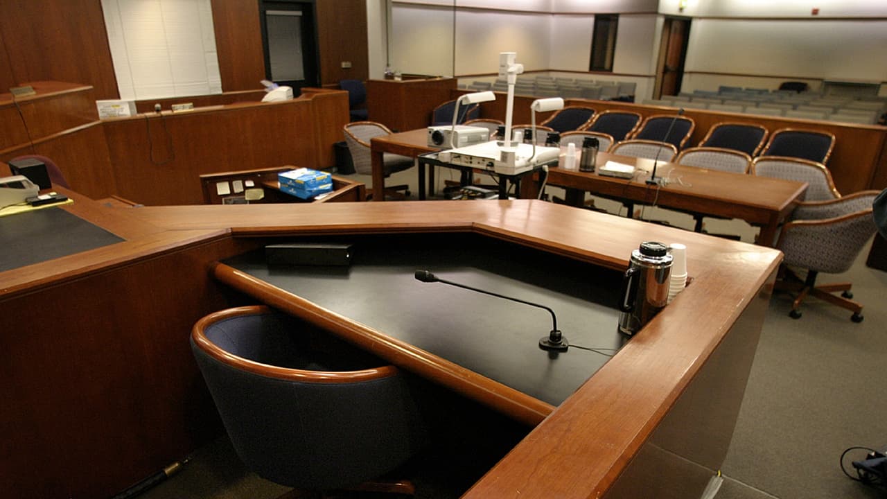 Acusan a LinkedIn de compartir datos con Meta y Adobe; presentan demanda en California