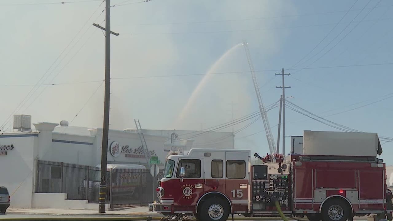 Incendio consume almacén en el Valle Central: Autoridades investigan la causa