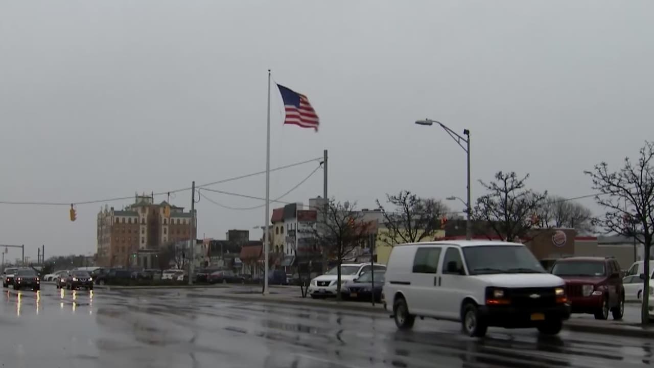 El área triestatal se prepara para la tormenta nor'easter que puede dejar inundaciones costeras
