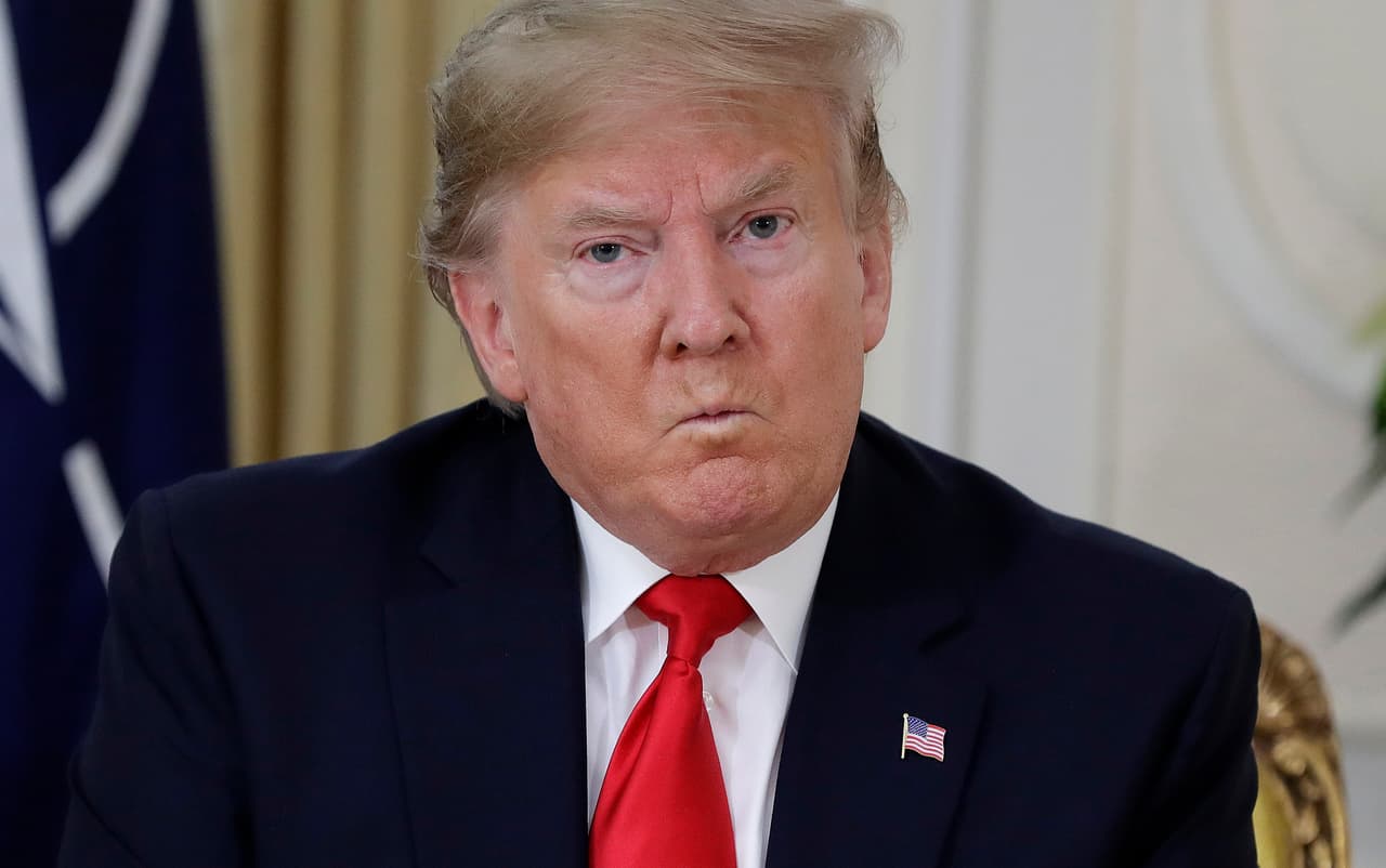 Aprobación de Trump cae a 36% por la decepción de sus votantes blancos e independientes