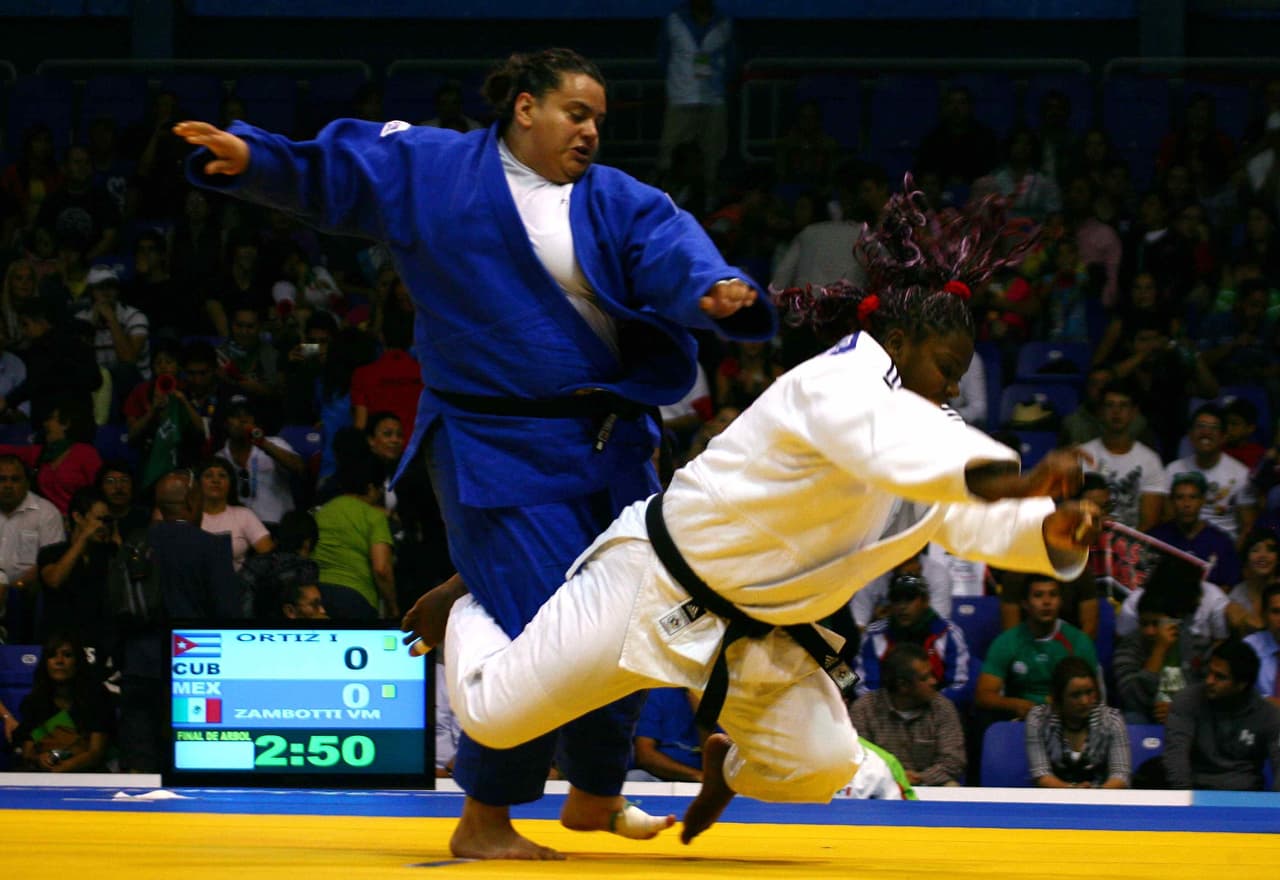 “Tengo el apoyo de gente cercana a mi vida tanto familiar como laboral, amigas y amigos. Trate de hacer la cuarentena desde hace 3 semanas”, expresó.