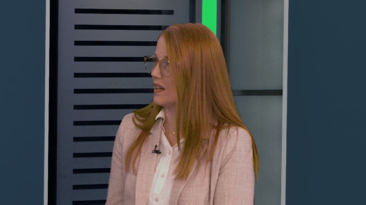 Elizabeth Lee propone reformar el sistema migratorio y priorizar el debido proceso