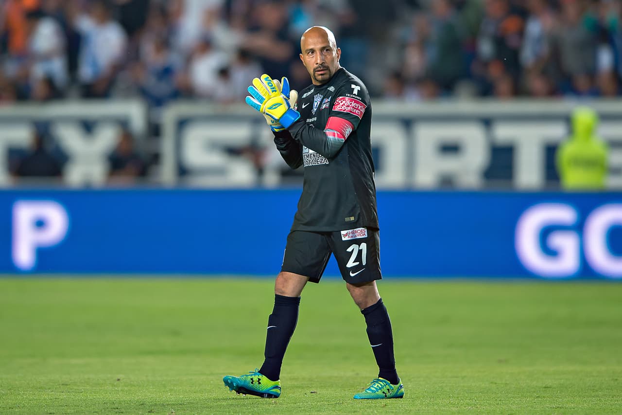 Portero Óscar 'Conejo' Pérez del Pachuca arrestado por el alcoholímetro