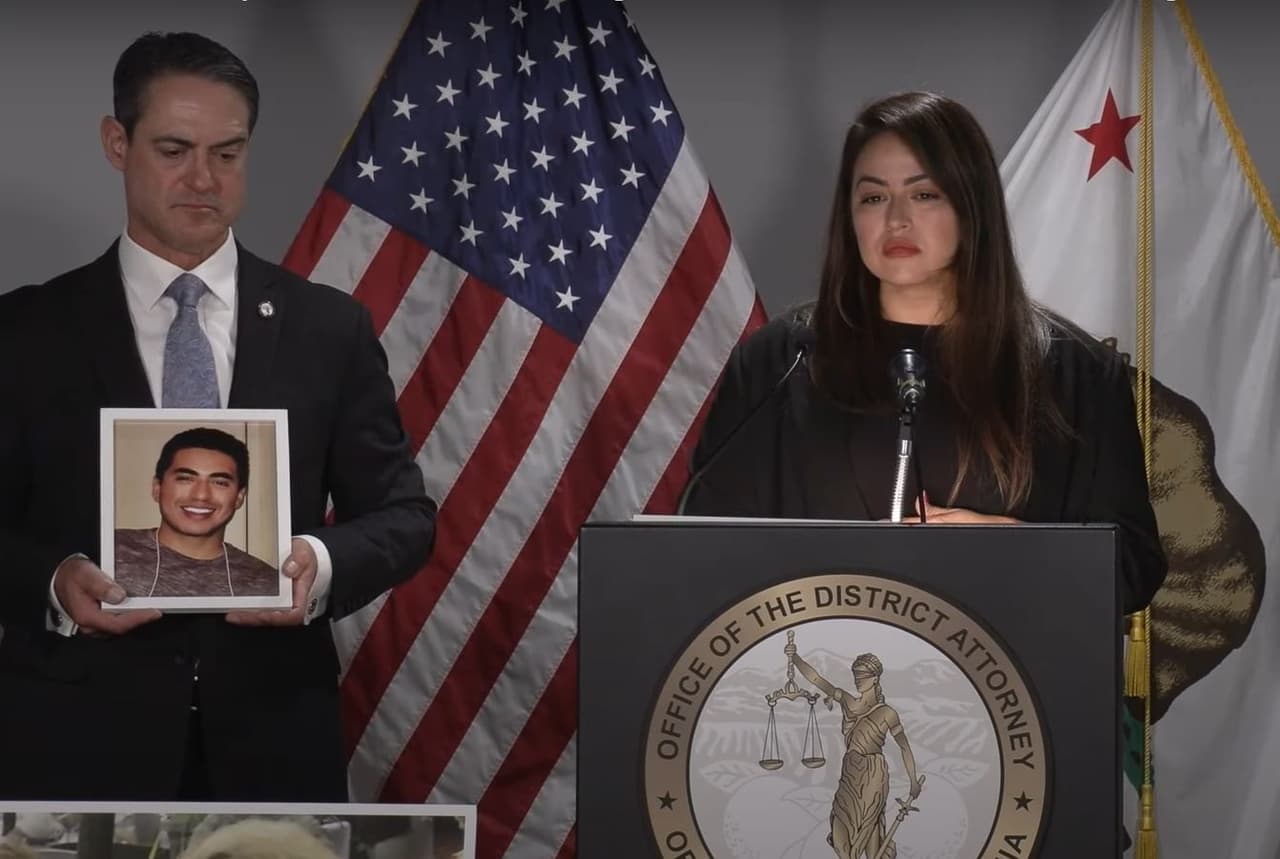 “Una pastilla mató a mi hijo”: la táctica legal para acusar de asesinato a vendedores de fentanilo en EEUU