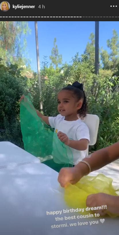 "Feliz cumpleaños Dream. 
<b>La mejor prima para Stormi.</b> ¡Te amamos!", escribió en sus historias de Instagram.
<br>
