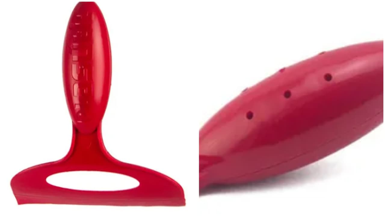 Furos no cabo do rodinho de pia podem ter função escondida que divide a web