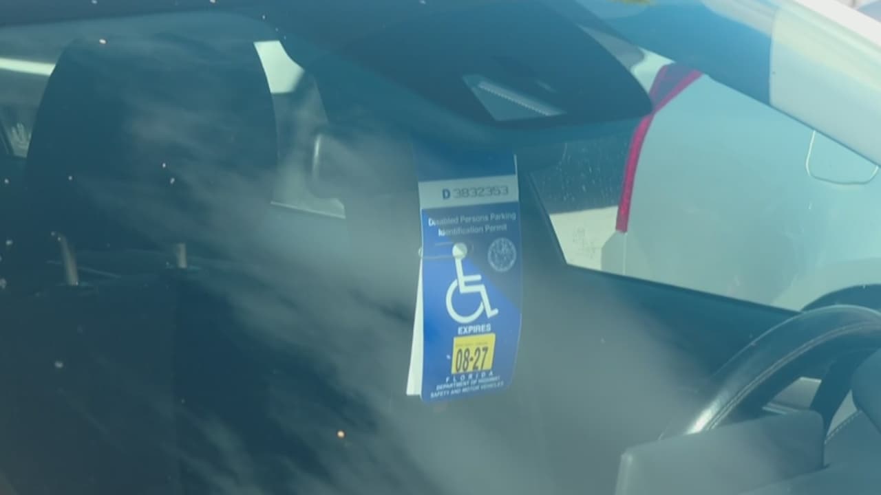 Auditan en Miami-Dade los permisos de estacionamiento para personas con discapacidad