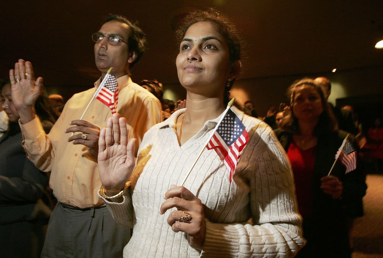 En las sesiones también se dará
<b> información para obtener asilo</b>.
<br>