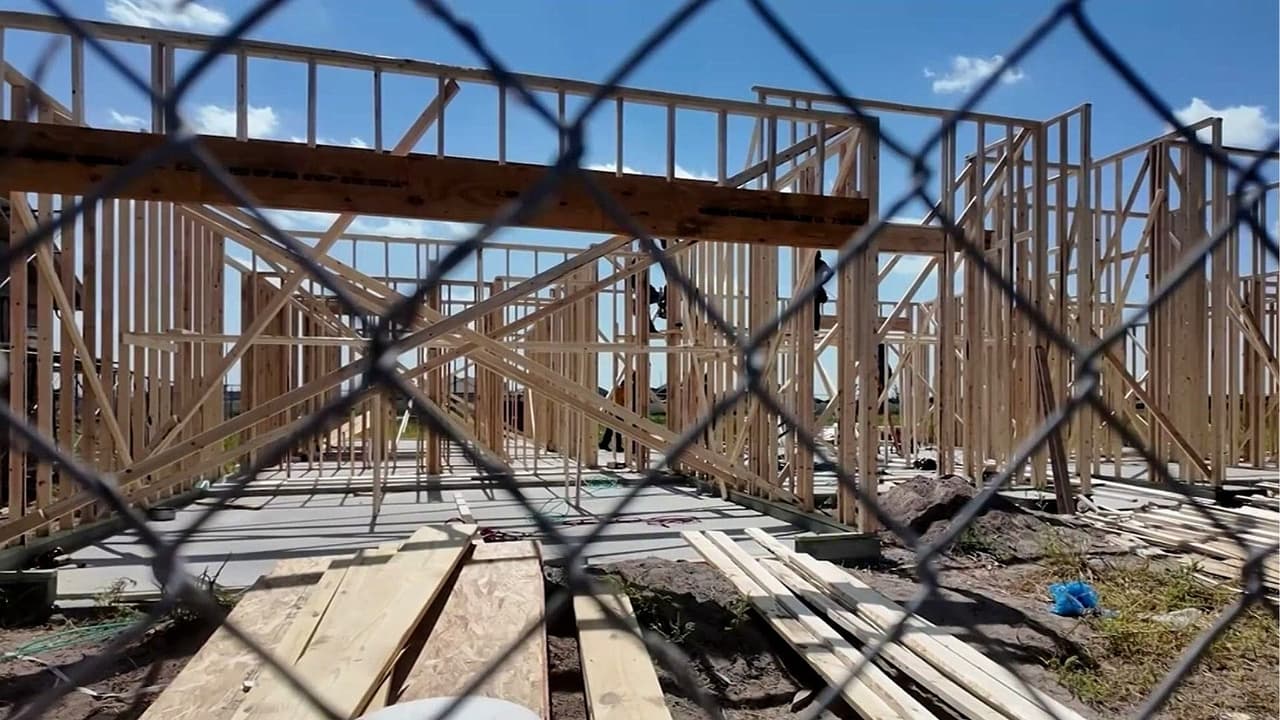 Constructores de Texas instalan cercas para proteger a sus trabajadores de las redadas de ICE