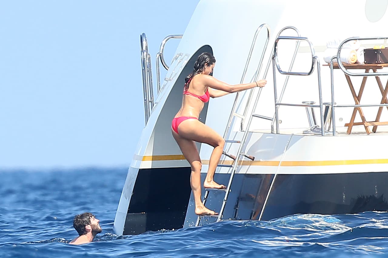 Basta sólo ver este ángulo, para que cualquiera quede completamente hipnotizado.