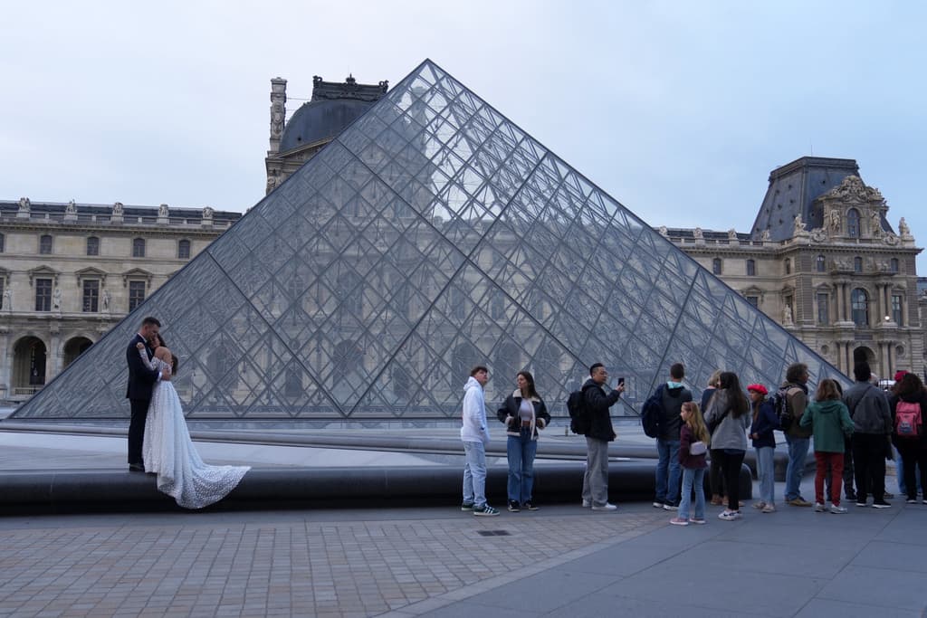 Robo en el Louvre: autoridades arrestan a sospechosos del hurto de joyas de la corona
