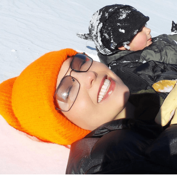 Hace unos días se fueron a unas frías vacaciones que llenaron con pura calidez familiar.