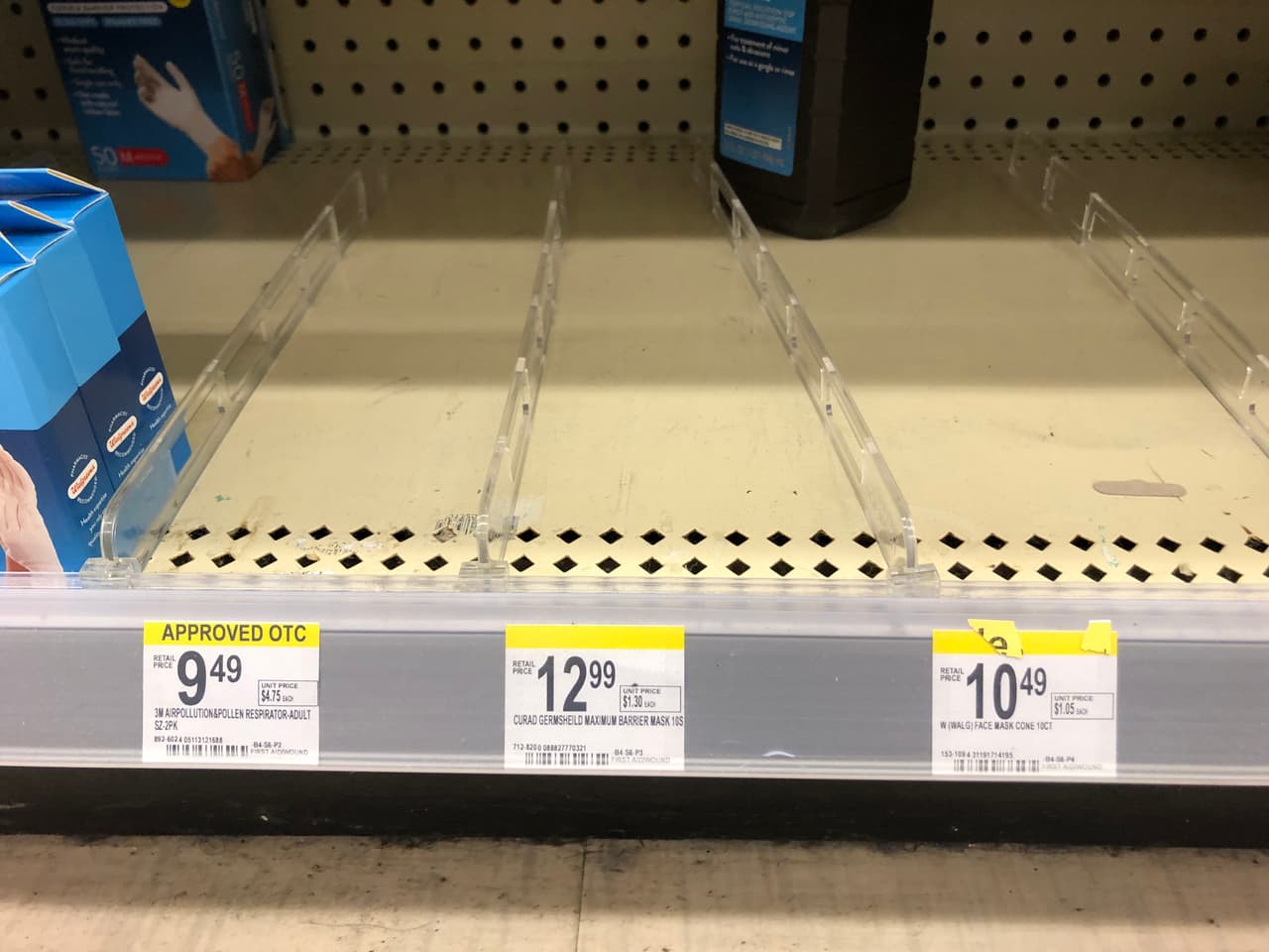 Hicimos un recorrido por varias farmacias del condado Miami- Dade y las mascarillas están agotadas.