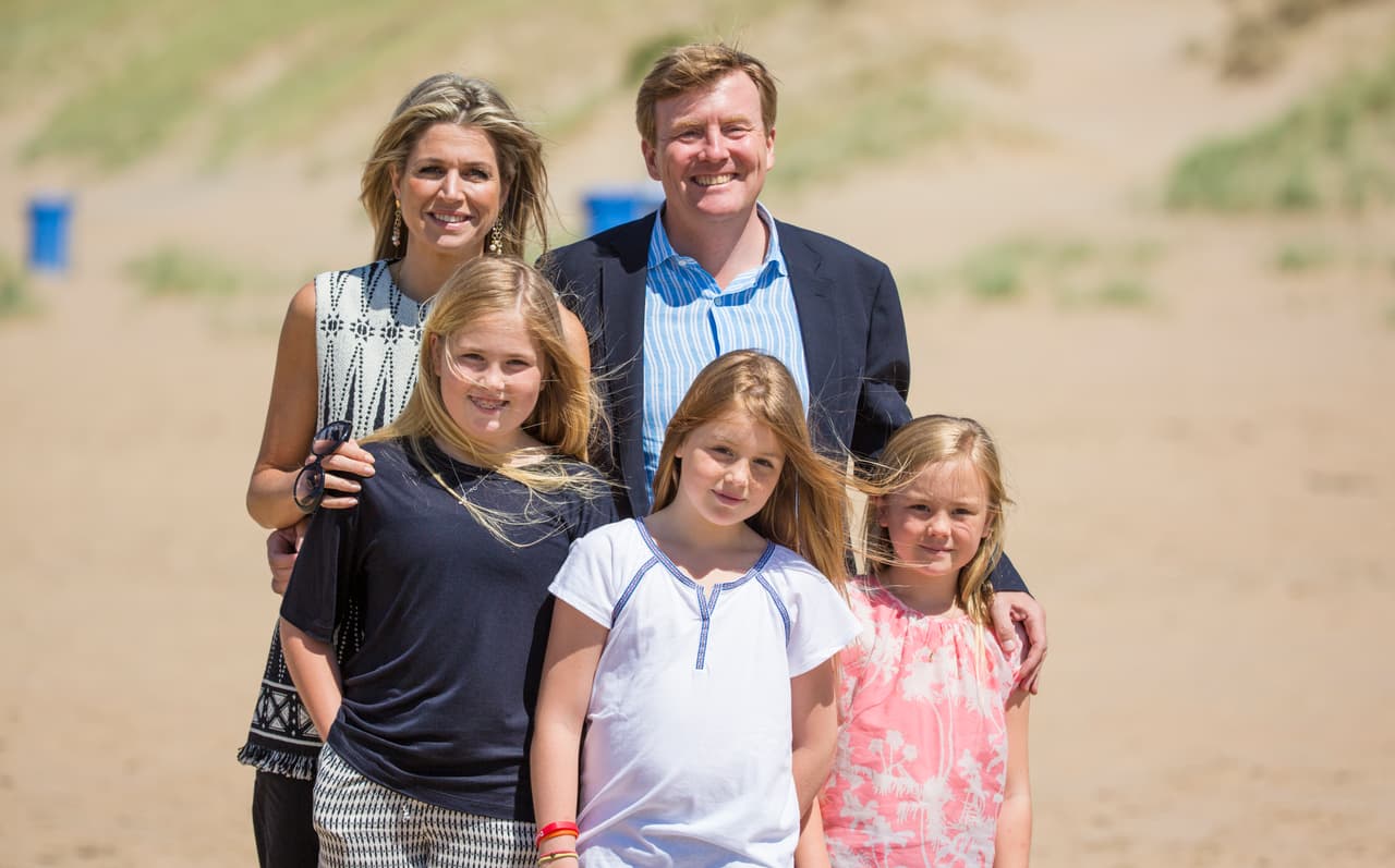 Actualidad. Hoy en día, Máxima y el Rey tienen tres hermosas hijas. Además, ella ocupa varios cargos públicos y cumple deberes representativos.