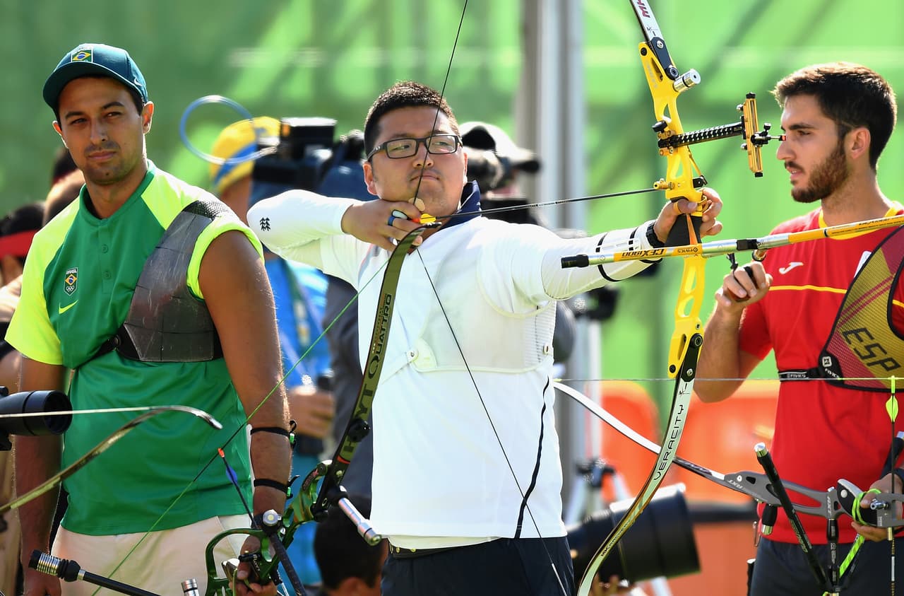 Kim Woojin sumó 700 puntos de 720 posibles para establecer el récord de tiro con arco.