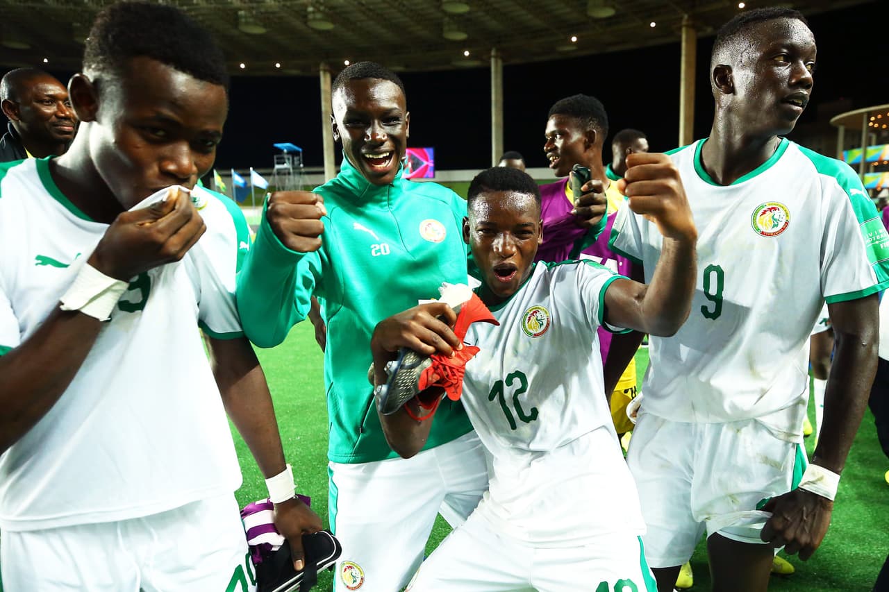 Corea del Sur 1-3 Francia; Holanda 1-3 Senegal; EEUU 0-0 Japón; Chile 4-2 Haití.