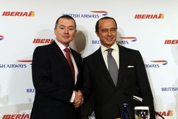 La operación, que se llevará a cabo mediante canje de acciones, permitirá a las dos empresas mantener su marca y sus operaciones bajo una nueva compañía holding, International Airlines Group (IAG), con un valor actual estimado en más de 6,000 millones de euros ($8,000 millones).