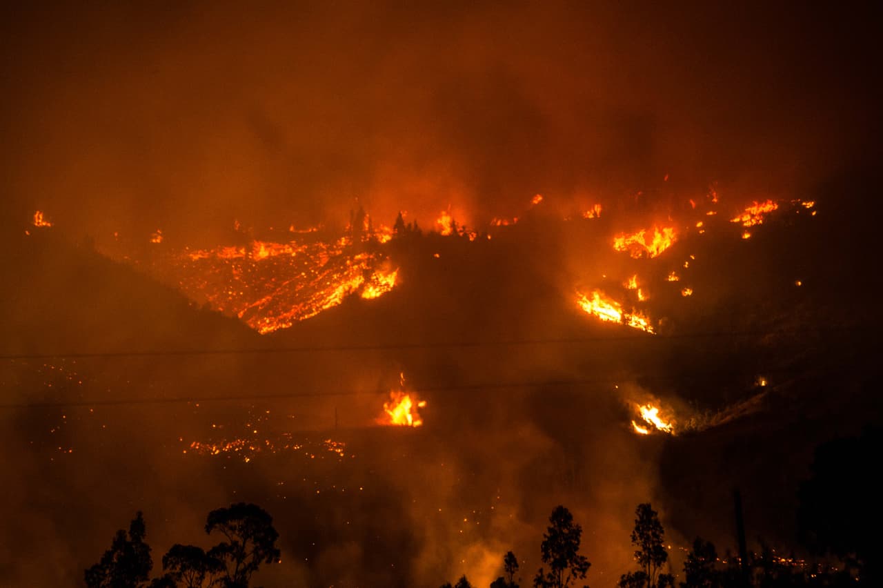 Vista panorámica del incendio forestal en Vichuquen, a 175 millas al sur de Santiago de Chile.