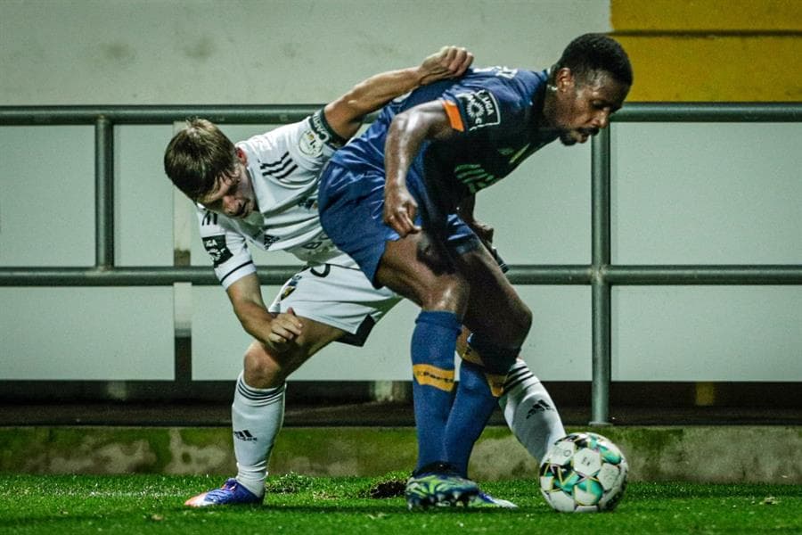 Farense pierde ante el Porto 0-1. A pesar de haber sido eliminado de la Copa, los 'Dragones Azules' siguen en la batalla de la Primeira Liga. El mexicano 'Tecatito' Corona fue titular durante el encuentro.