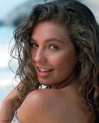 "Estábamos comiendo y de repente mi mamá me pasa un celular con la cara toda desencajada... entonces me dan la noticia de que acababa de fallecer", relató. "Lo primero que hice fue echarme a correr... me senté en un árbol y me puse a llorar, y recuerdo que le dije 'espero que estés bien, donde quiera que estés'", recordó.