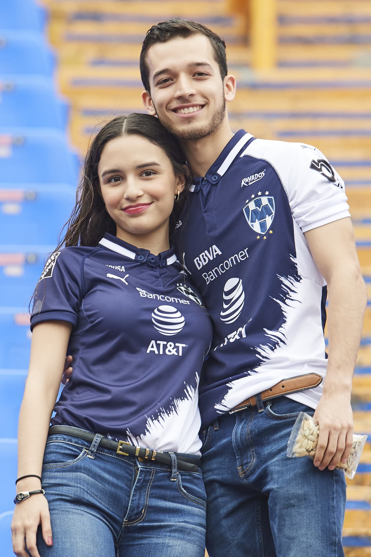 Este es el marco con el que las aficiones de los dos equipos regiomontanos se preparaban para alentar a Tigres y Rayados en el Clásico Regio edición internacional en la Final de la Liga Campeones de la Concacaf.