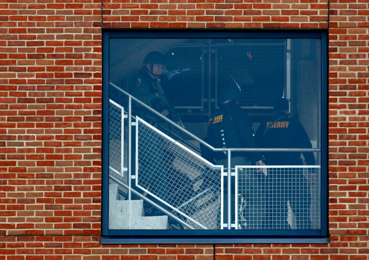 Las autoridades anunciaron hacia las 11:38 ET que el campus se encontraba ya seguro y se levantaba el perímetro de seguridad. Las clases de este lunes fueron suspendidas.