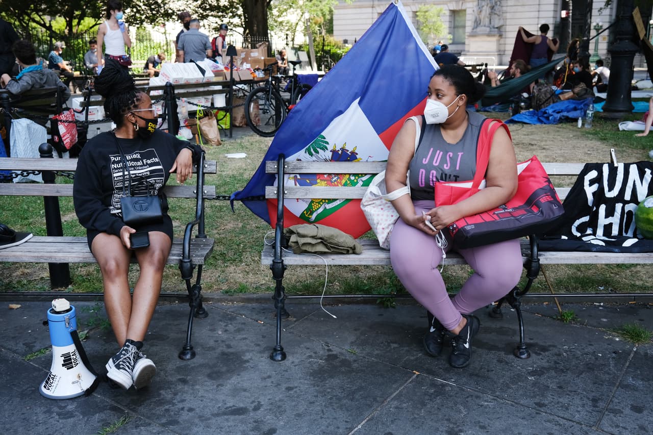 El presidente del consejo municipal Corey Johnson apoya los recortes, pero el alcalde Bill de Blasio no está de acuerdo.