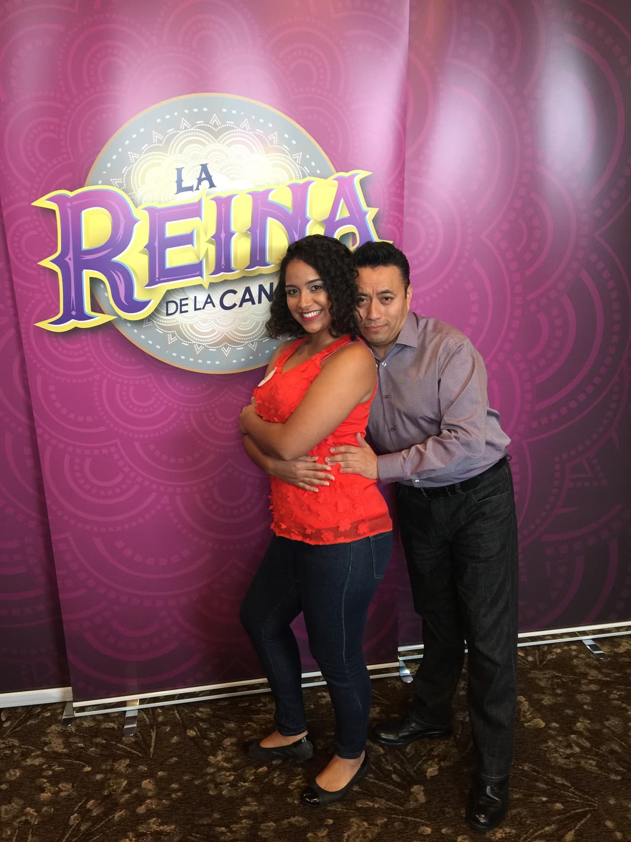 Una sonrisa que atrapa.