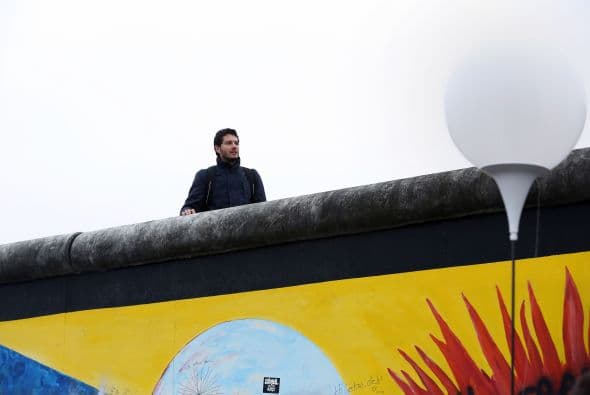 La ciudad de Berlín se vistió de fiesta al conmemorar el 25 aniversario de la caída del muro de Berlín.