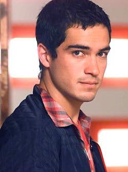 <b><a href="http://www.univision.com/temas/alfonso-herrera">Poncho Herrera</a></b> se ha alejado del mundo de la música y de las novelas.