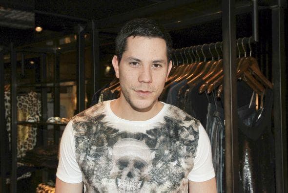 Después siguió conquistando a los adolescentes en 'Rebelde', donde se convirtió en Giovanni. Después del éxito de la telenovela y el grupo musical 'RBD', Christian Chávez se vio envuelto en el escándalo pues, tras revelar su homosexualidad, intentó suicidarse.