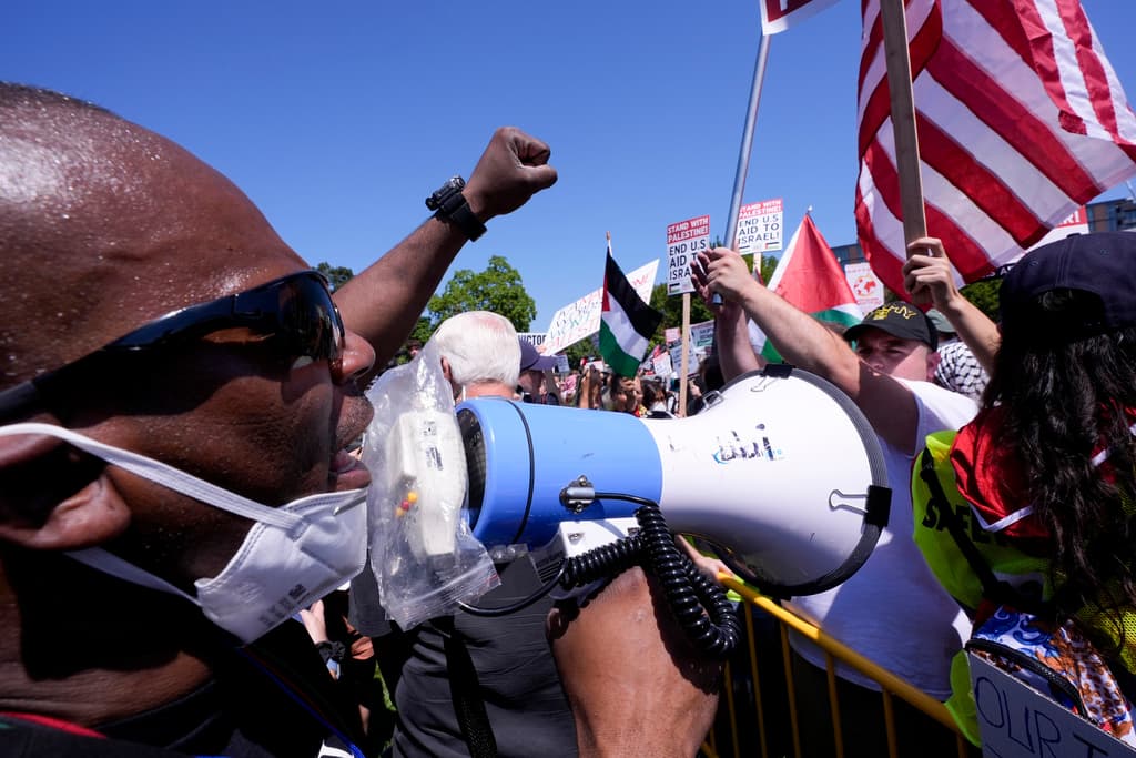 La policía de Chicago prometió no tolerar la intimidación ni la violencia durante las manifestaciones en la Convención Nacional Demócrata.