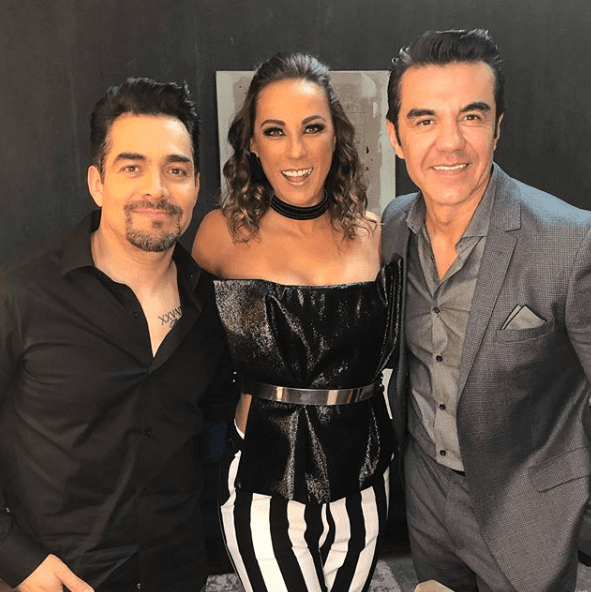 Por otro lado, los proyectos para este par no terminan, pues están por estrenar un programa de televisión donde también participa Omar Chamarro.