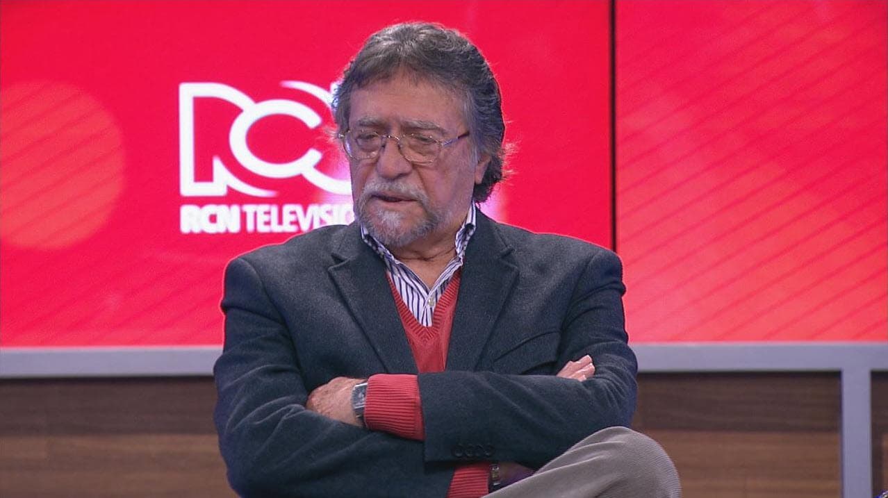 Curiosamente el actor 
<b>Gerardo de Francisco</b> es el padre en la vida real de 
<b><a href="http://www.univision.com/entretenimiento/libre-de-cancer-margarita-rosa-de-francisco-la-protagonista-de-cafe-con-aroma-de-mujer">Margarita Rosa</a></b>.
