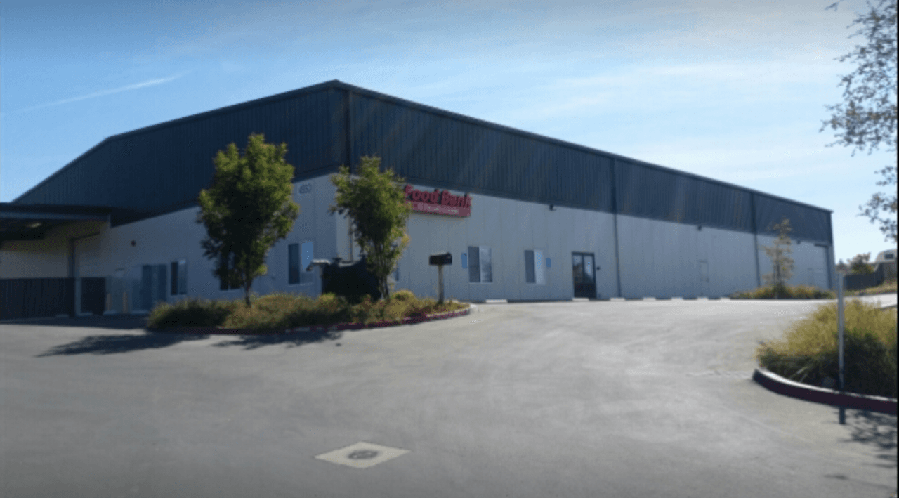 <b>Food Bank of El Dorado County</b>
<br>Locación: 4550 Business Drive, Cameron Park.
<br>Teléfono: 530-621-9950