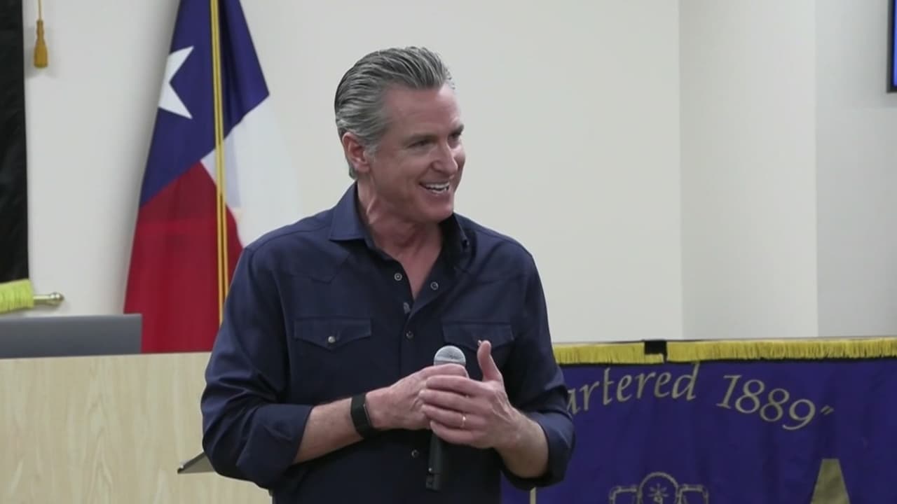 Gavin Newsom abre puerta a candidatura presidencial en 2028 si demócratas avanzan