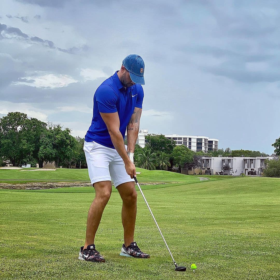Además, es una persona muy versátil, que gusta de practicar diversas actividades. Nunca se queda quieto.