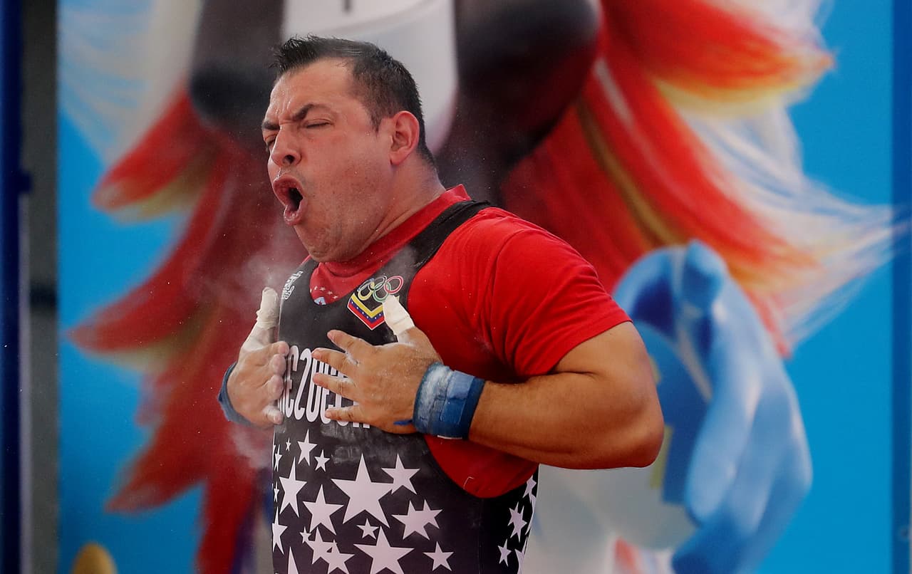 El venezolano Jesús González ganó oro en envión y arranque de los 105kg del levantamiento de pesas. Juan Columbie (Cuba) y Juan Luis Campos (República Domincana) cerraron el podio.