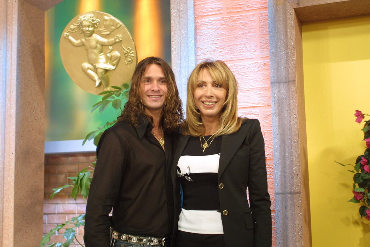 Cristian Zuárez, exintegrante de la banda argentina Complot, y Laura Bozzo comenzaron su relación en el año 2000.