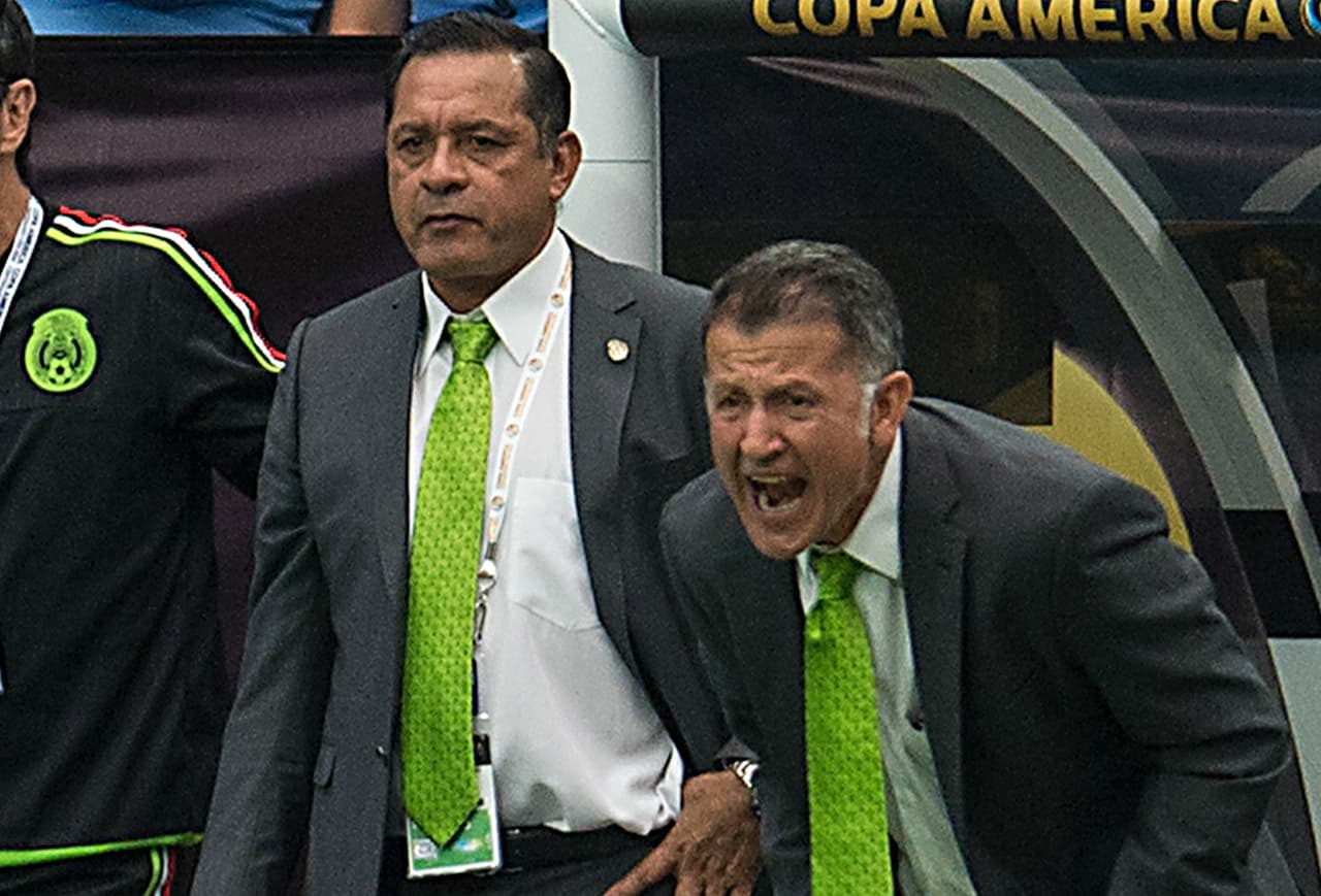 Pompilio Páez dirigirá al Tri por ausencia de Osorio