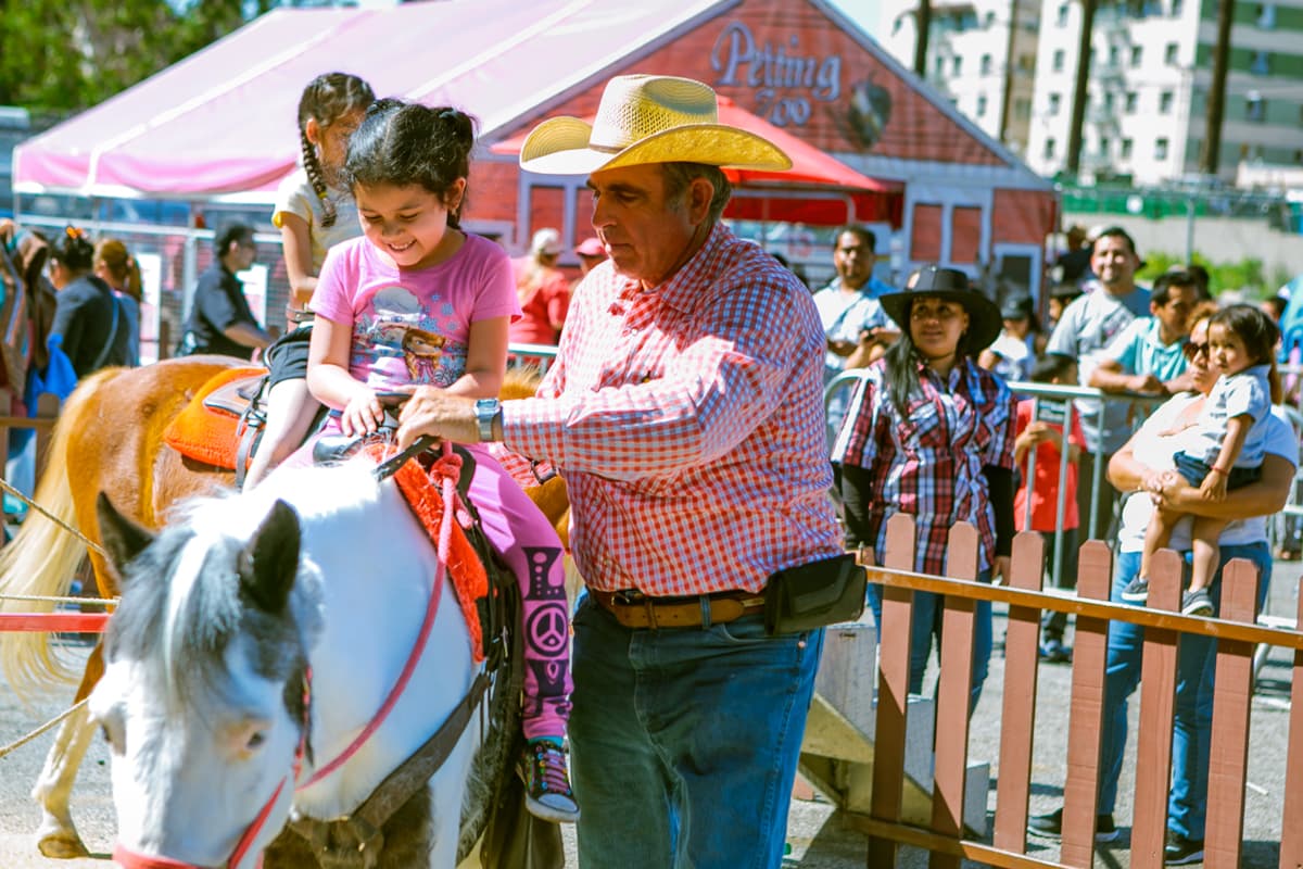 El evento también incluyó una feria con juegos y muchas atracciones.