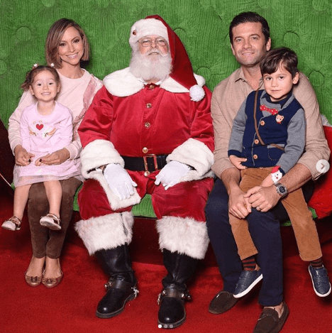 Aunque su pequeña Alana luce muy sonriente en la foto junto a sus papás y hermano, Satcha contó que "le dio un poco de miedo, por eso sólo hay una foto de ella".