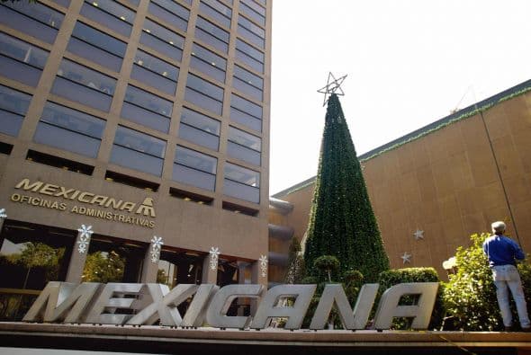 MEXICANA. La aerolínea Mexicana de Aviación entró oficialmente en concurso mercantil en septiembre de 2010, y comenzó en ese momento la suspensión por tiempo indeterminado de todas sus operaciones. El rescate de la aerolínea, cuya deuda asciende a $500 millones, aún está siendo evaluado por las autoridades mexicanas.