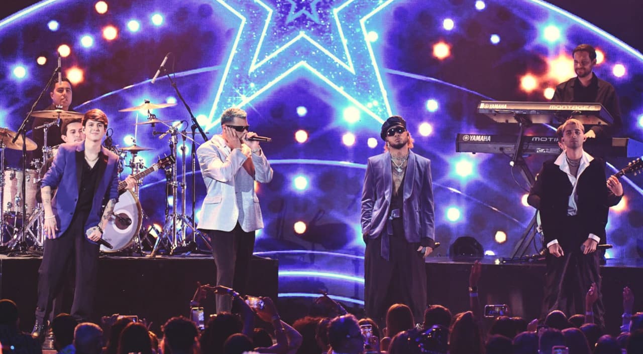 CNCO en Premios Juventud 2022.