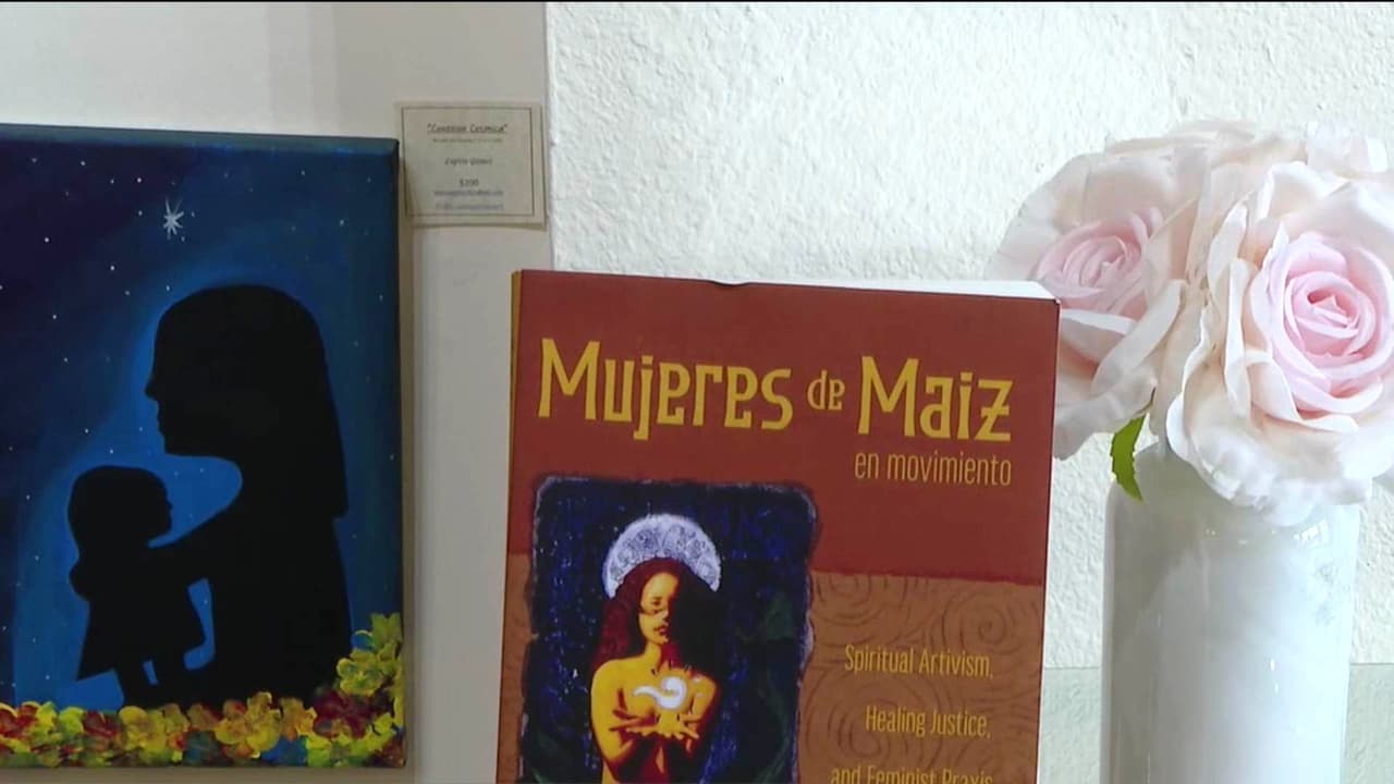Mujeres de Maíz sanan y fortalecen comunidad a través de la cultura en el este de Los Ángeles