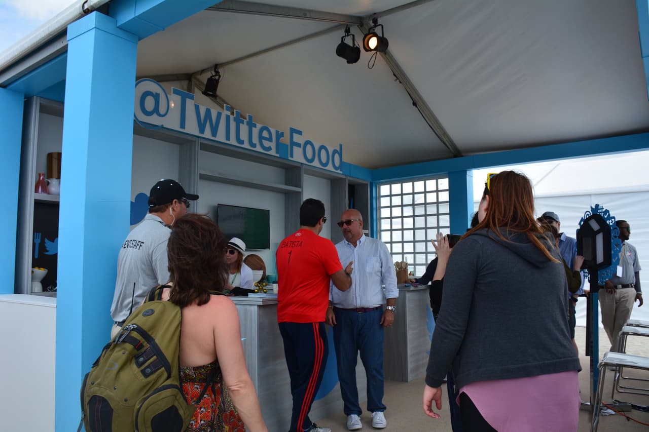 Las personalidades de Food Network estuvieron disponibles para firmar autógrafos.